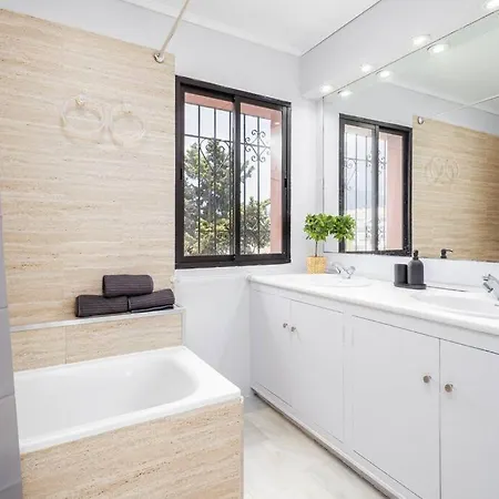 Private Pool&garden Modern Near Puerto Banus Hotel *
